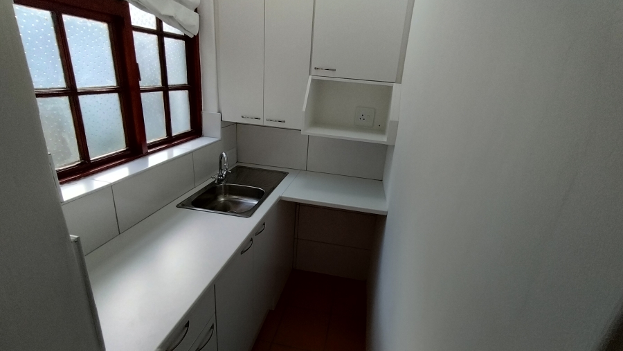 To Let 1 Bedroom Property for Rent in Flamingo Vlei Western Cape